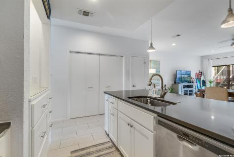 613 Hi Circle North #E Horseshoe Bay TX 78657