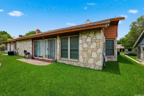 3813 Hunters Glen Schertz TX 78108