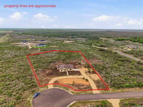 60 Friendship Hills Uvalde TX 78801