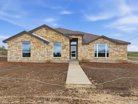 60 Friendship Hills Uvalde TX 78801