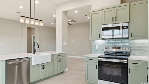 60 Friendship Hills Uvalde TX 78801
