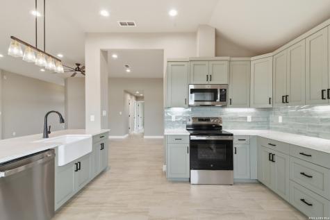 60 Friendship Hills Uvalde TX 78801