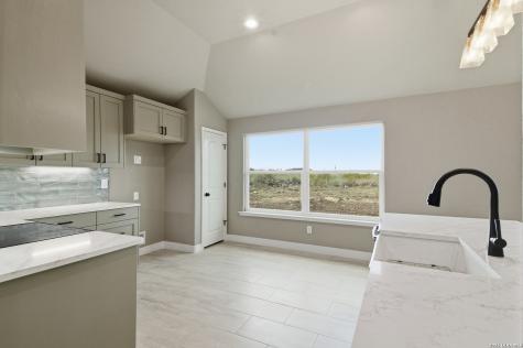 60 Friendship Hills Uvalde TX 78801