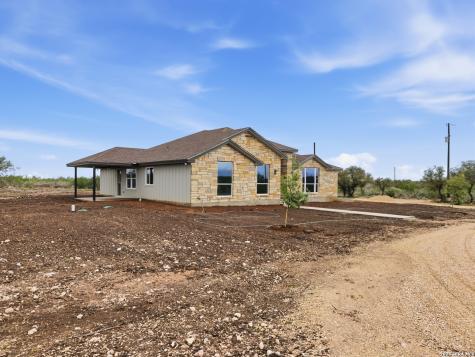 60 Friendship Hills Uvalde TX 78801