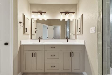 60 Friendship Hills Uvalde TX 78801