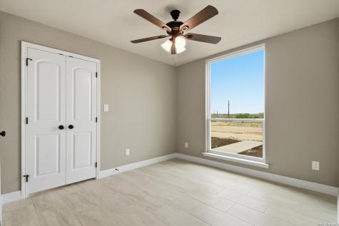60 Friendship Hills Uvalde TX 78801