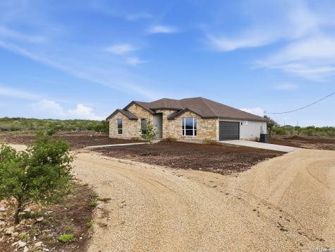 60 Friendship Hills Uvalde TX 78801
