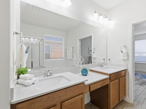 10823 Lone Ranger San Antonio TX 78254