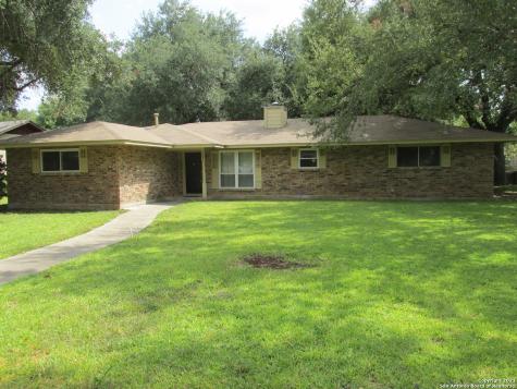 1507 28th Street Hondo TX 78861