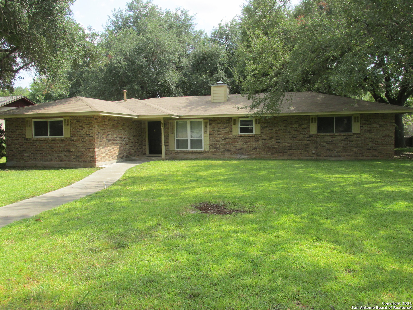 1507 28th Street Hondo TX 78861