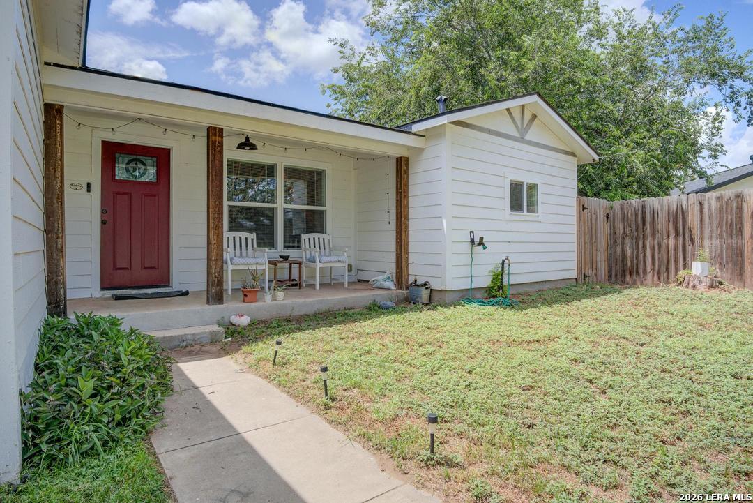 303 Lee Drive Devine TX 78016