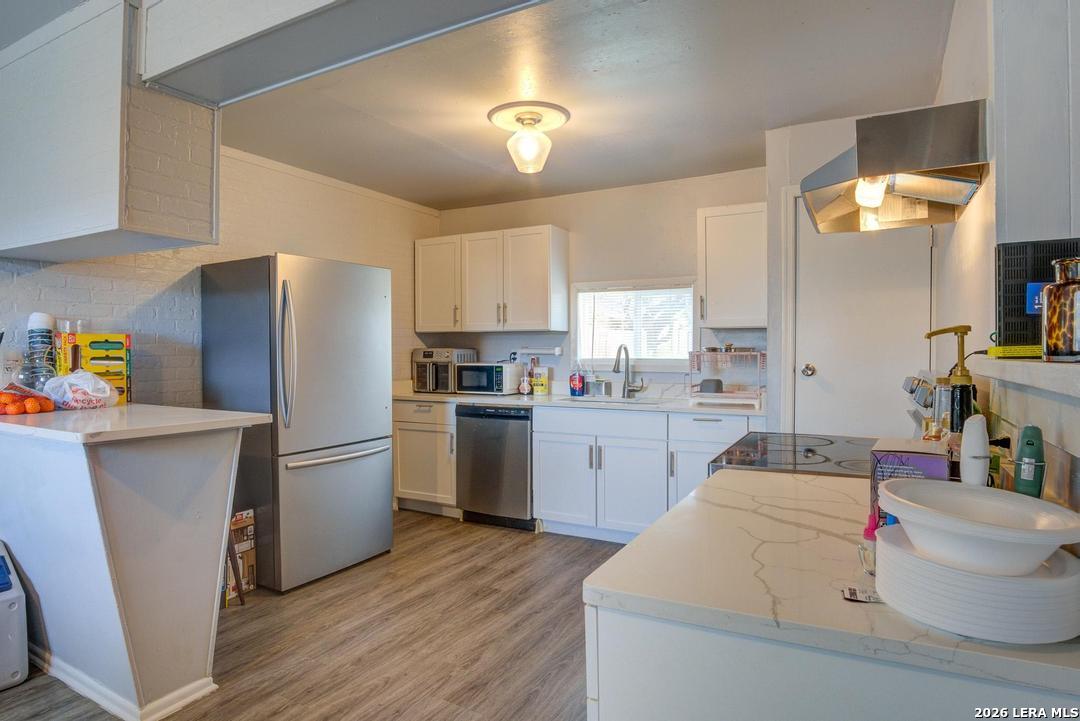 303 Lee Drive Devine TX 78016