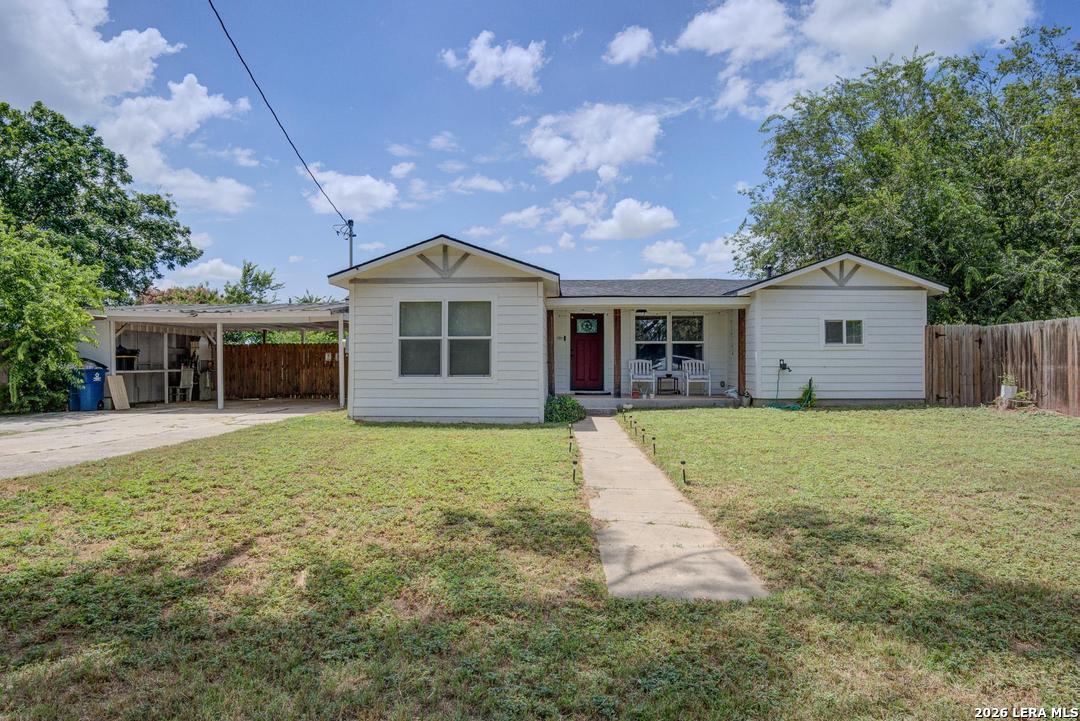 303 Lee Drive Devine TX 78016