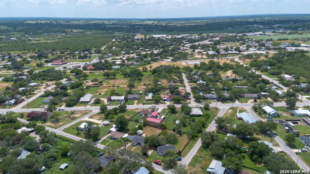 303 Lee Drive Devine TX 78016