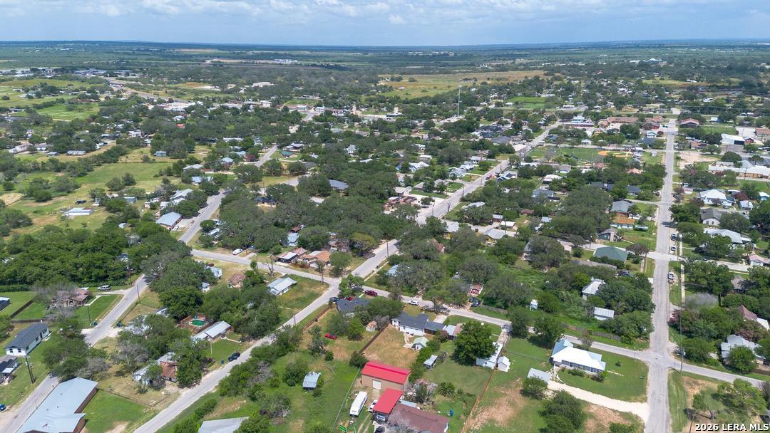 303 Lee Drive Devine TX 78016
