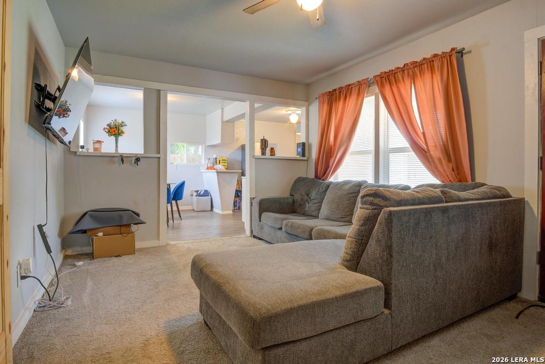 303 Lee Drive Devine TX 78016