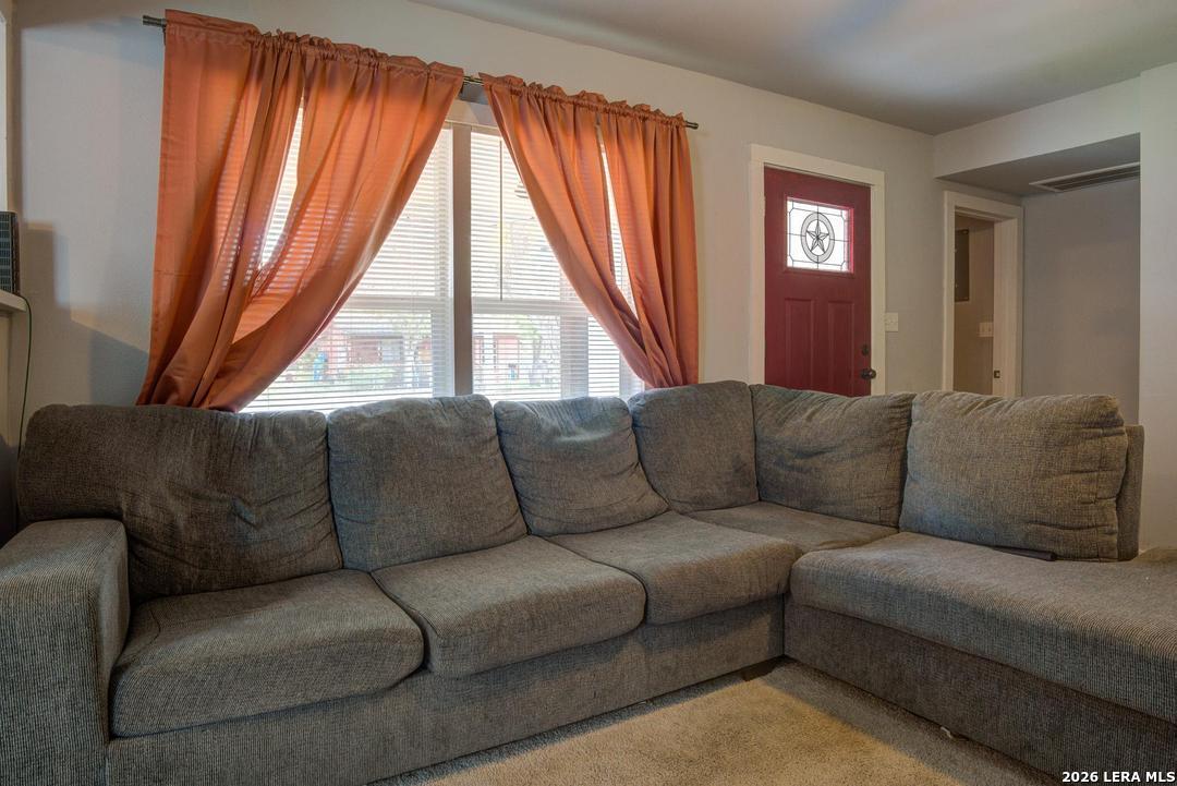 303 Lee Drive Devine TX 78016