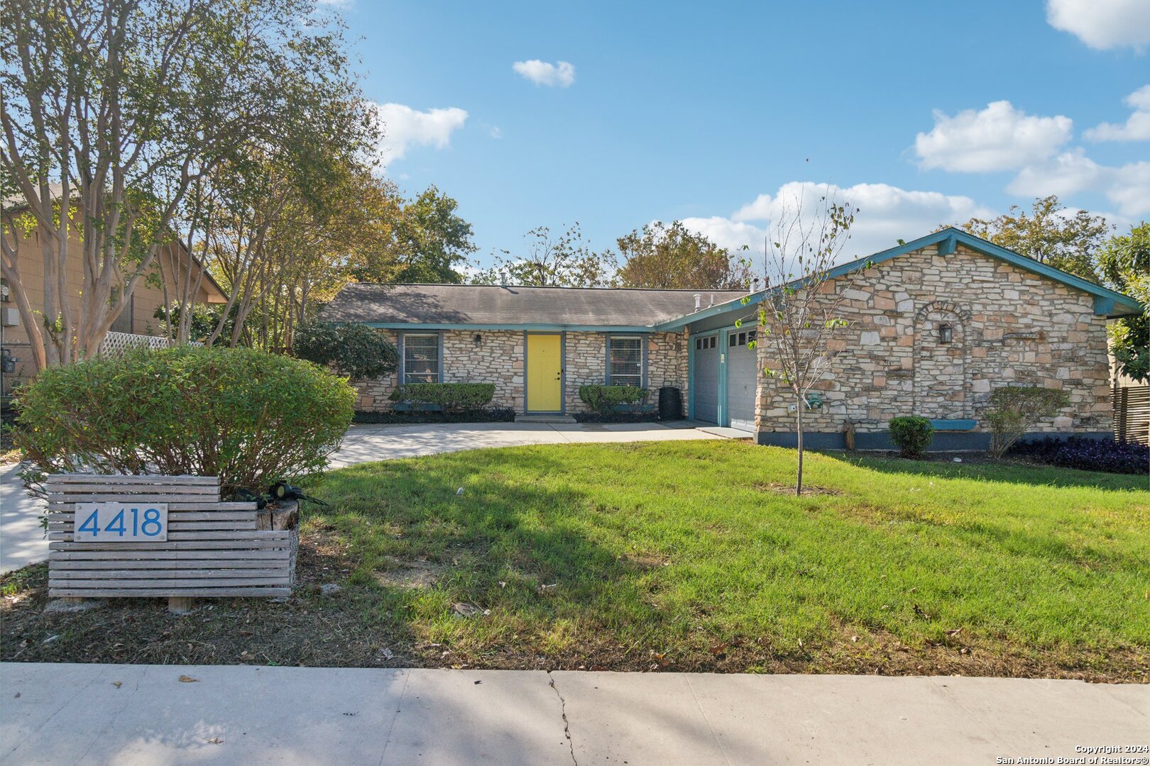 4418 El Simpatico Street San Antonio TX 78233