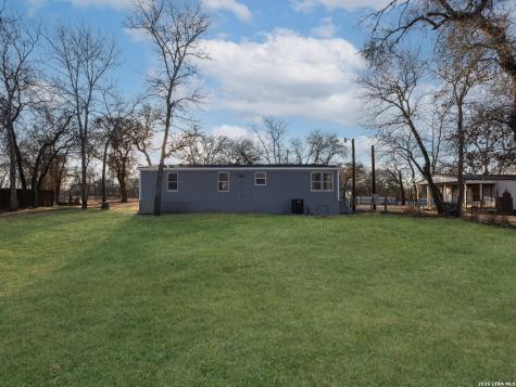 22906 Fawn Trail Elmendorf TX 78112