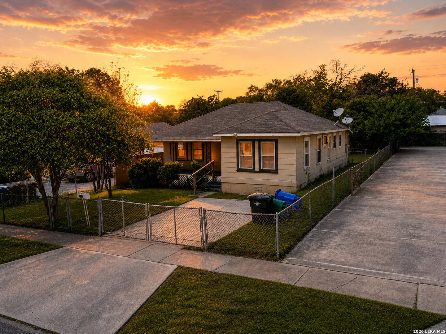 335 Hermitage Court San Antonio TX 78223