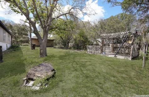 176 County Road 5633 Castroville TX 78009