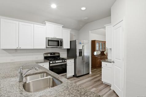 8429 Lamus Wheel San Antonio TX 78254