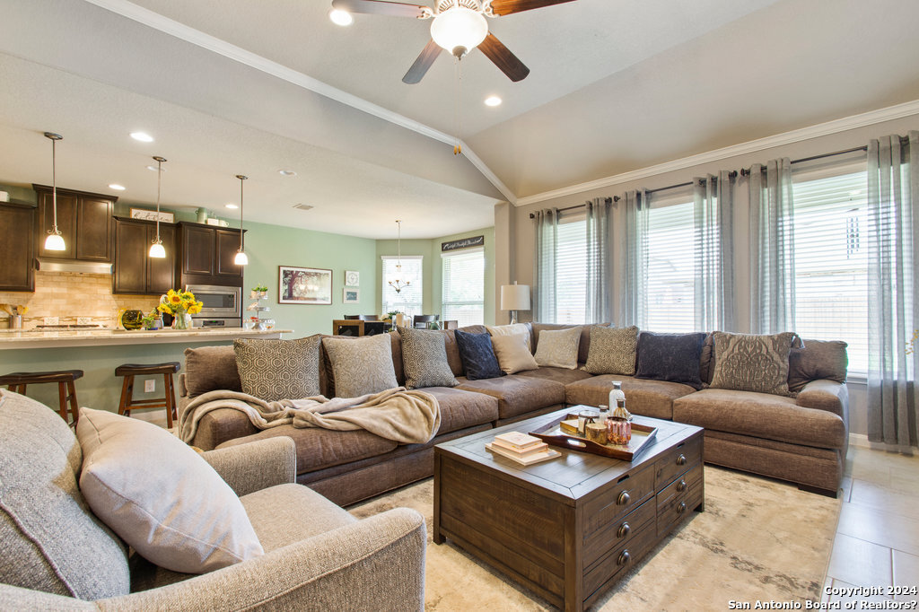 1019 Stone Crossing New Braunfels TX 78132