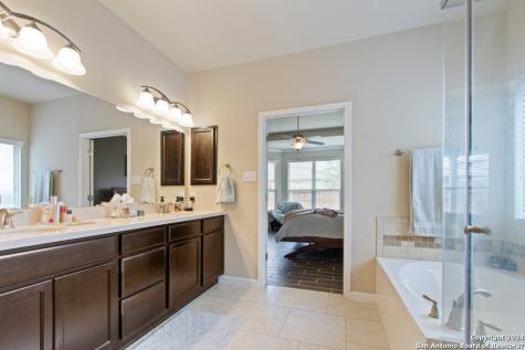 1019 Stone Crossing New Braunfels TX 78132