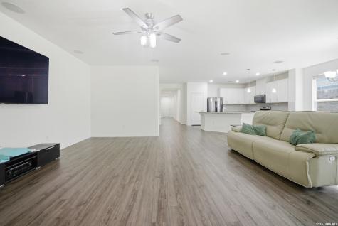 8075 San Mirienda Boerne TX 78015