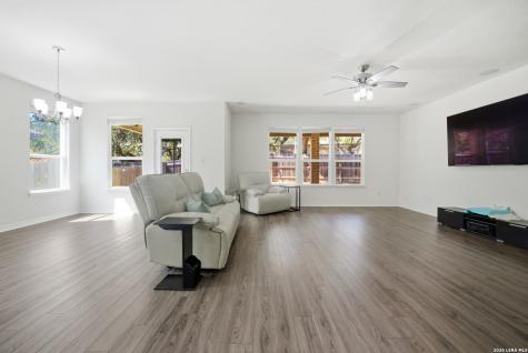 8075 San Mirienda Boerne TX 78015