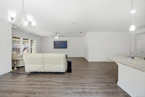 8075 San Mirienda Boerne TX 78015