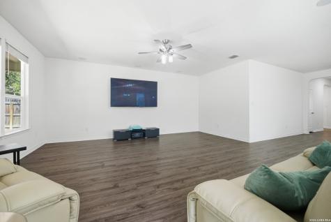 8075 San Mirienda Boerne TX 78015