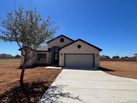 148 W Medium Meadow Drive Lytle TX 78052