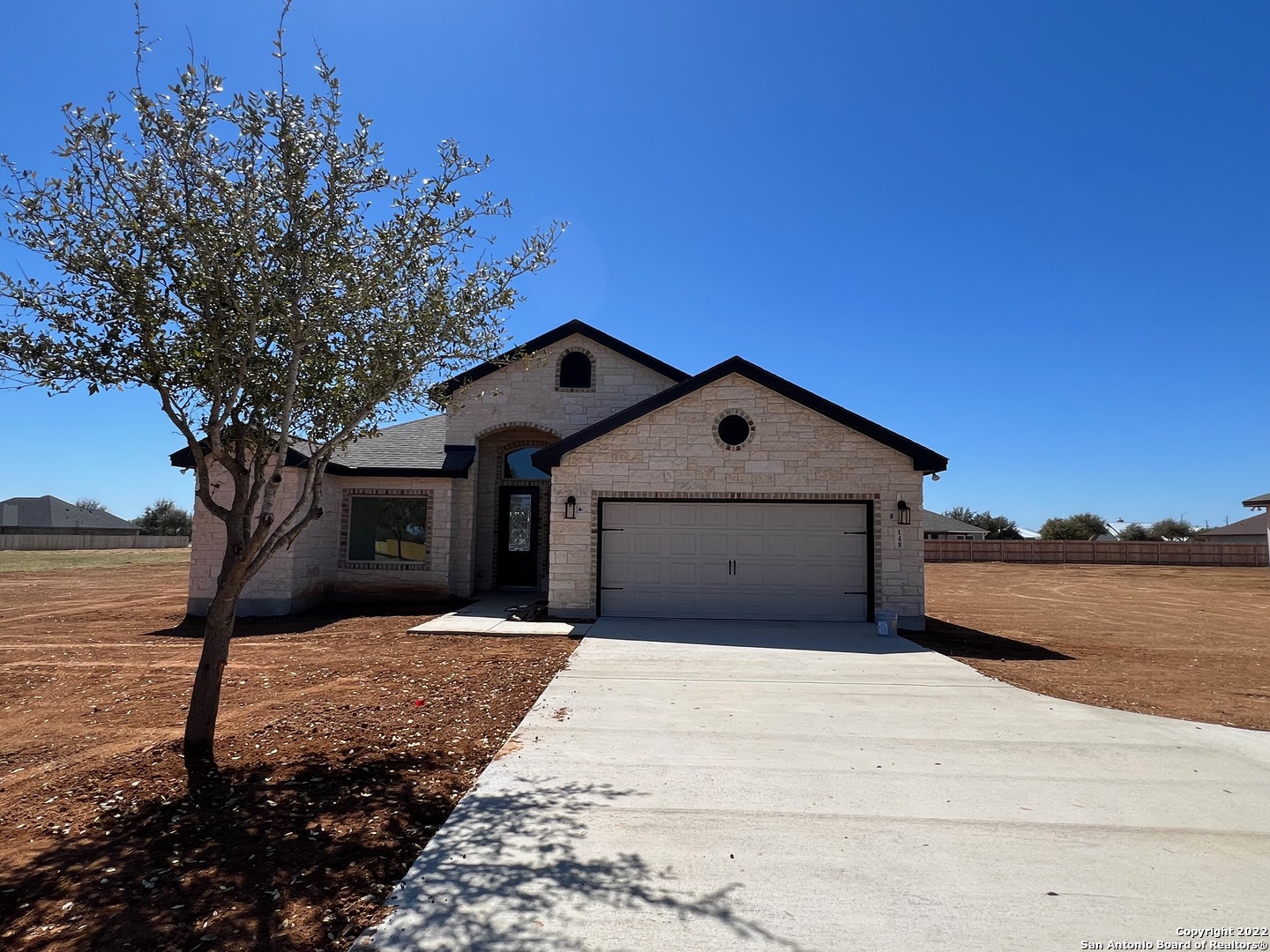 148 W Medium Meadow Drive Lytle TX 78052