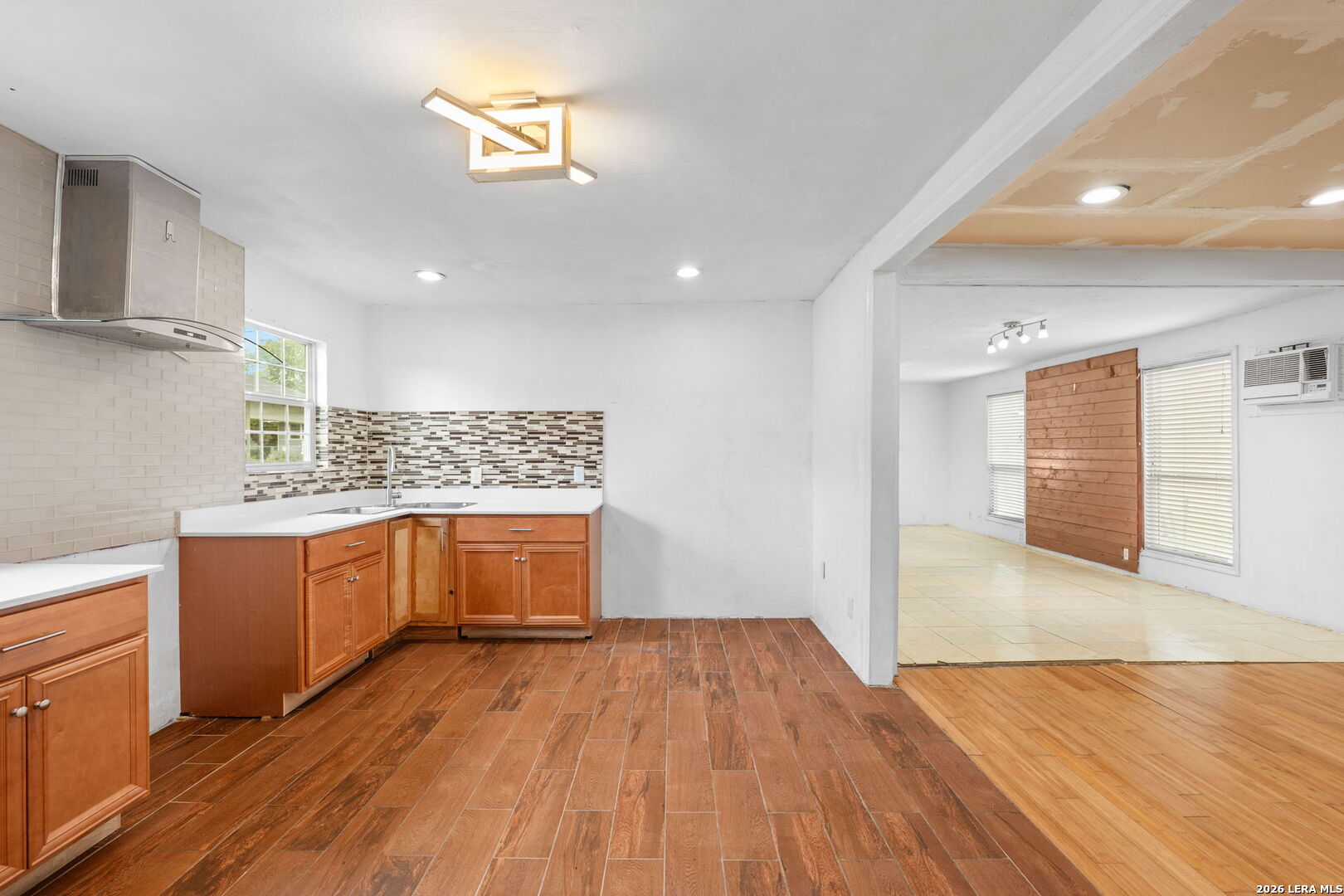 202 E Lubbock San Antonio TX 78204