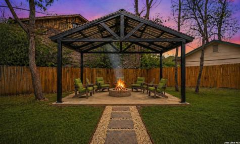 520 W Mistletoe San Antonio TX 78212