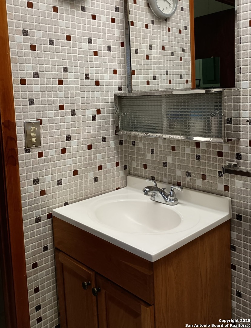 714 Blakeley San Antonio TX 78209