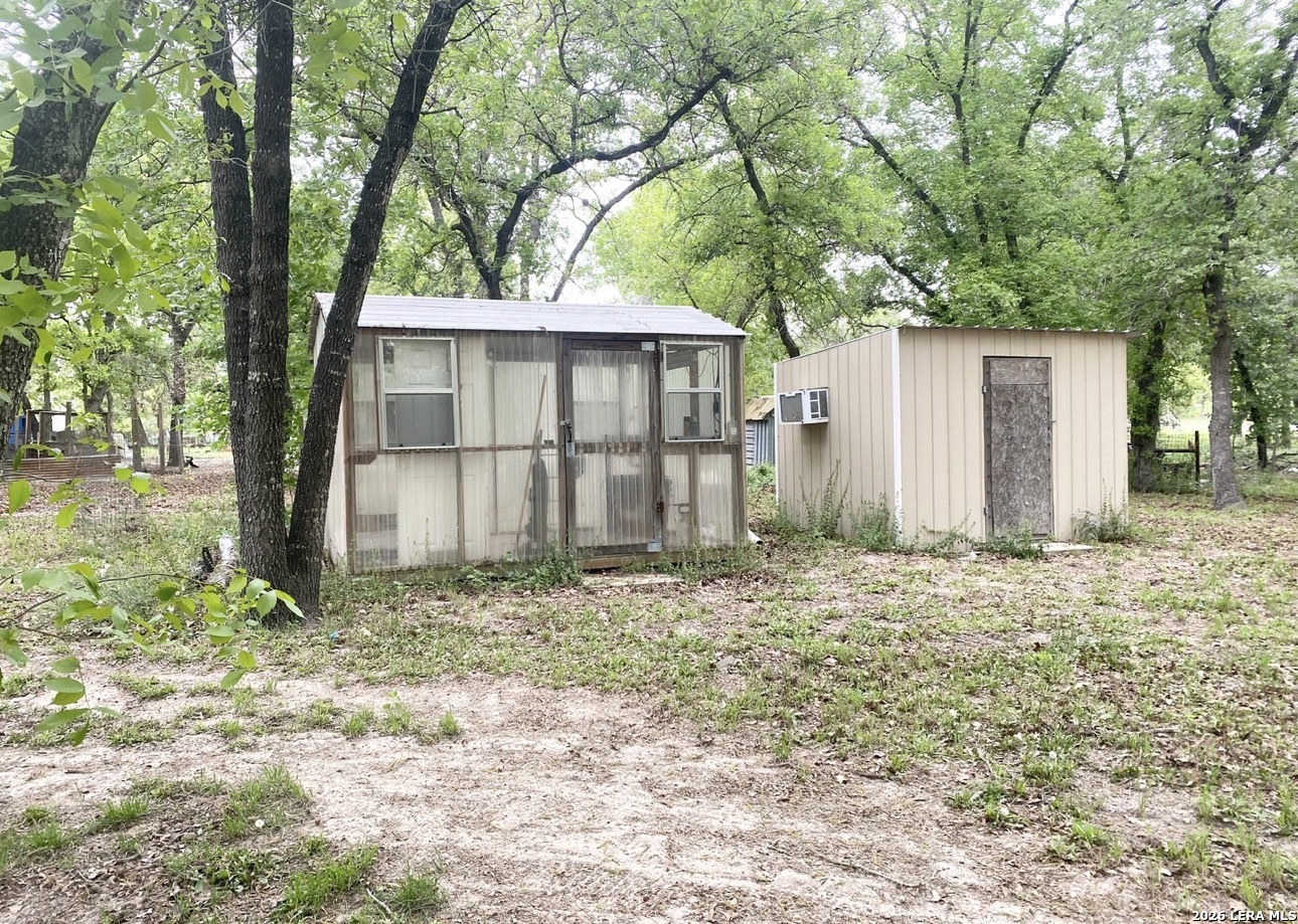 404 Hollow Oak La Vernia TX 78121