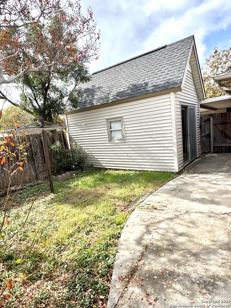 663 Fern Meadow Universal City TX 78148