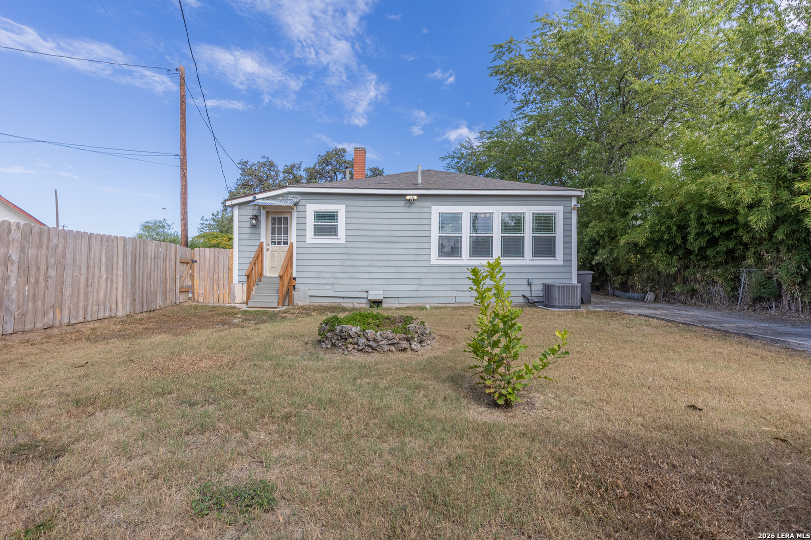 1142 W Lynwood Avenue San Antonio TX 78201