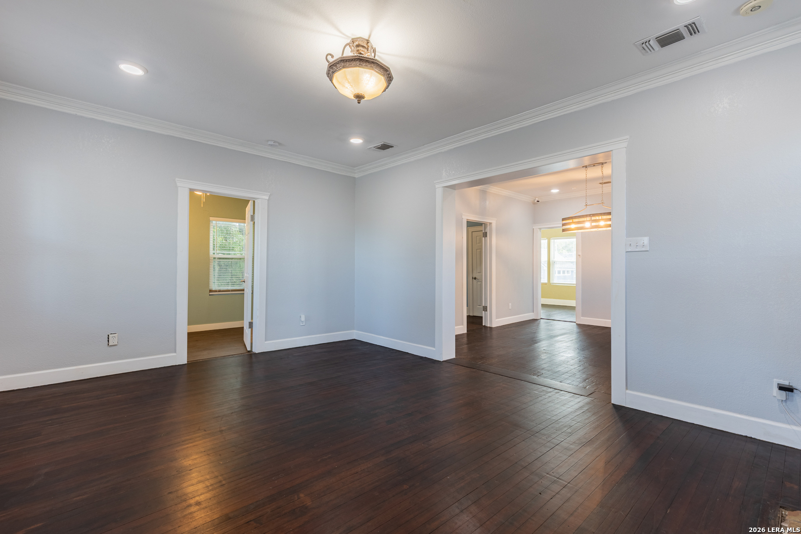 1142 W Lynwood Avenue San Antonio TX 78201