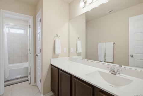 2038 Chelsea Grove New Braunfels TX 78130