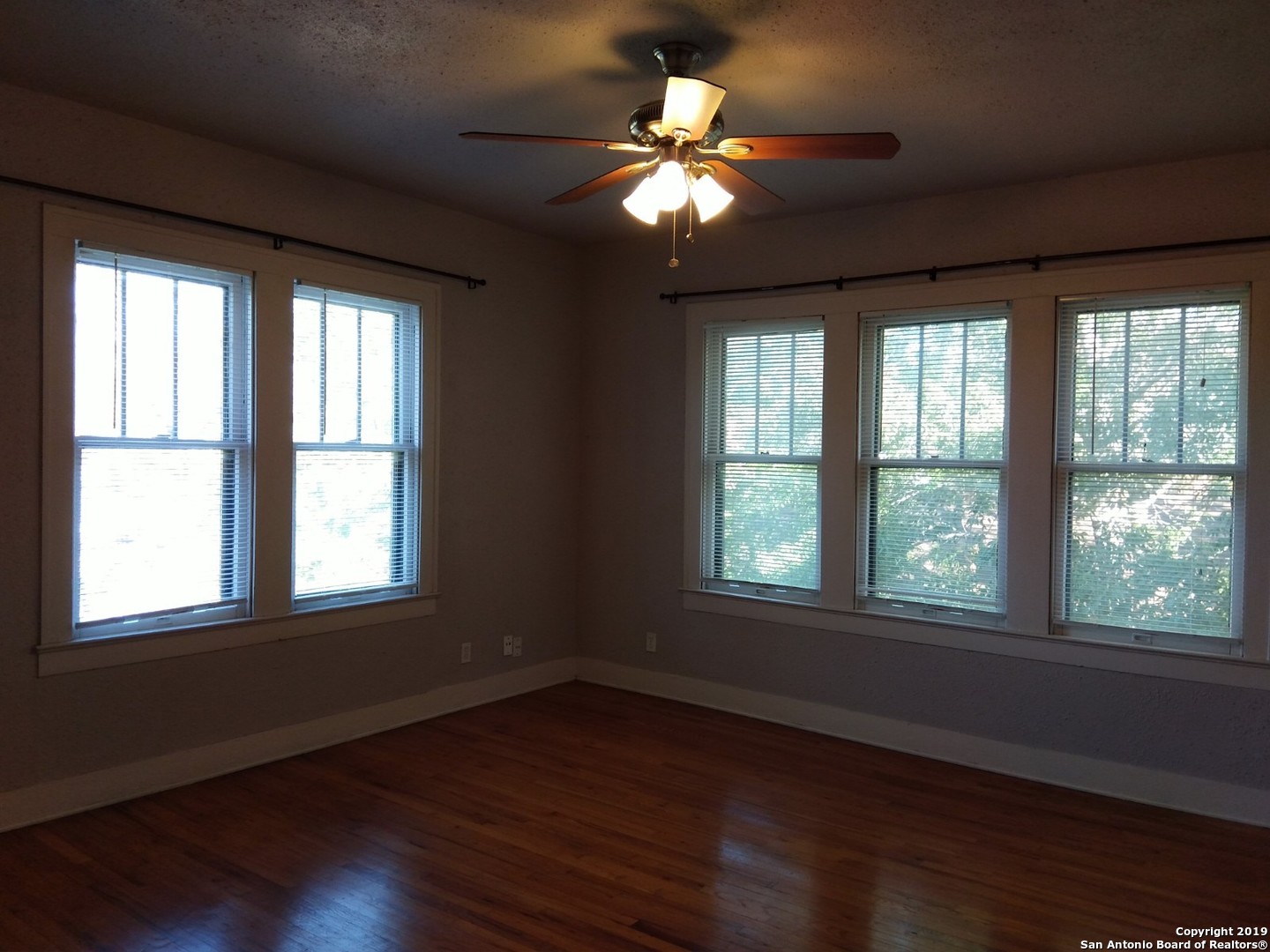 1743 W Summit Avenue San Antonio TX 78201