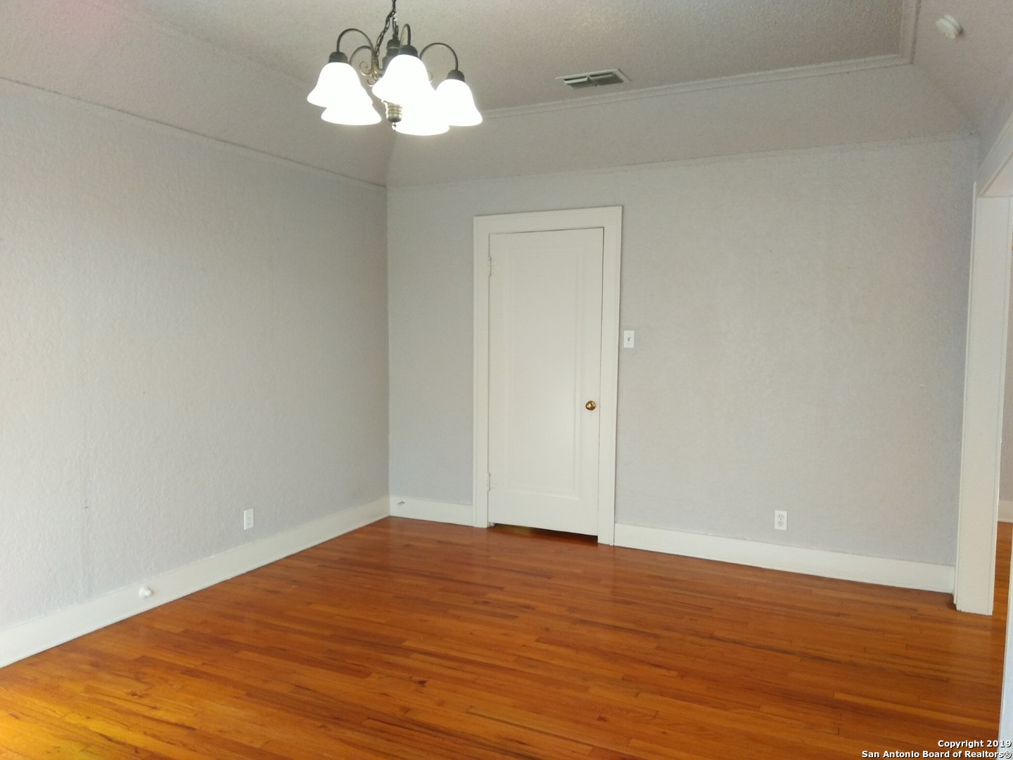 1743 W Summit Avenue San Antonio TX 78201