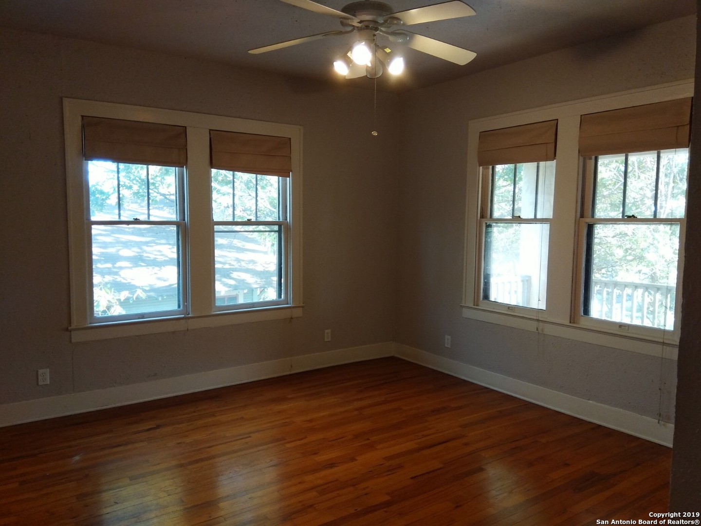 1743 W Summit Avenue San Antonio TX 78201