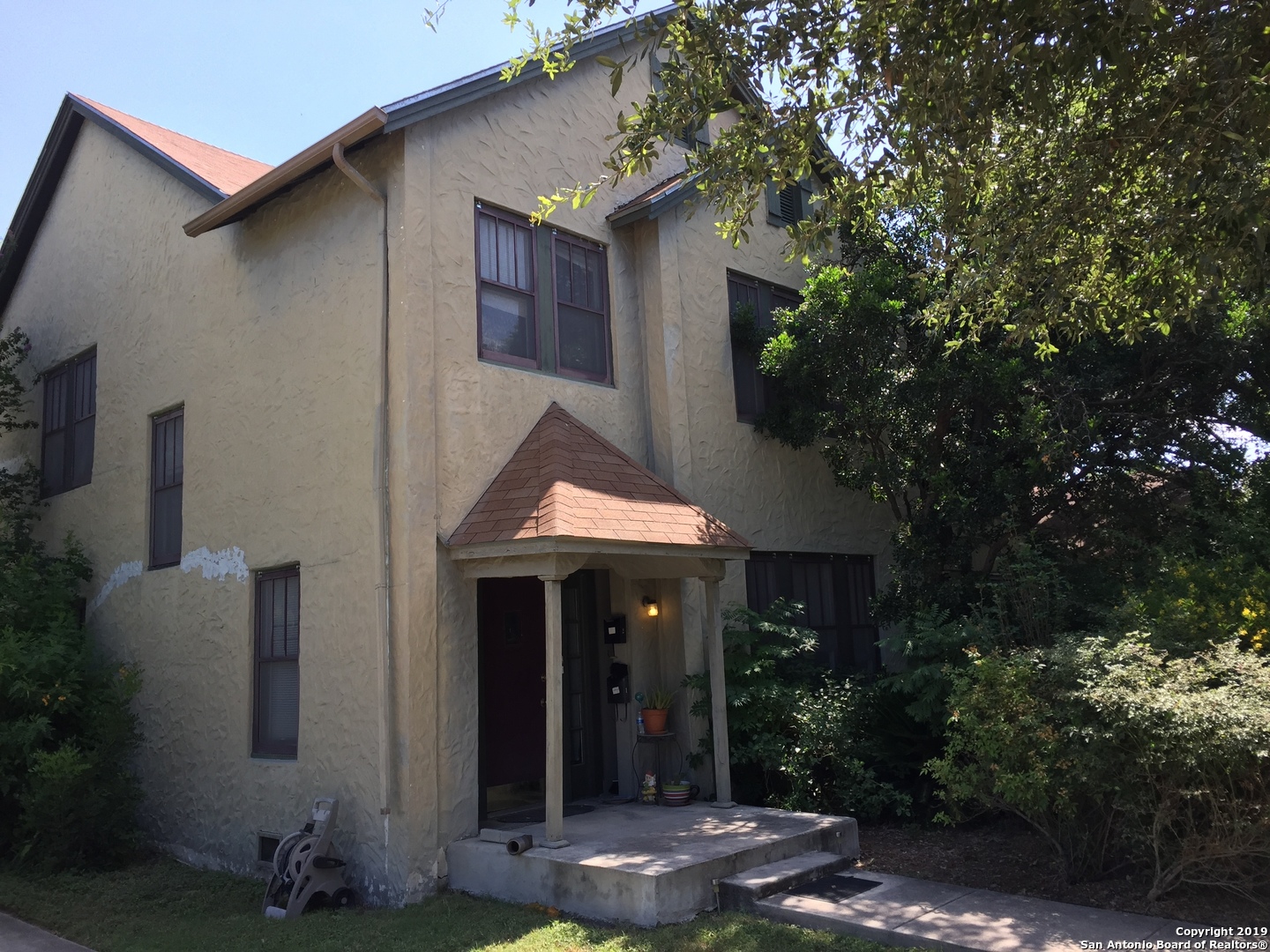 1743 W Summit Avenue San Antonio TX 78201