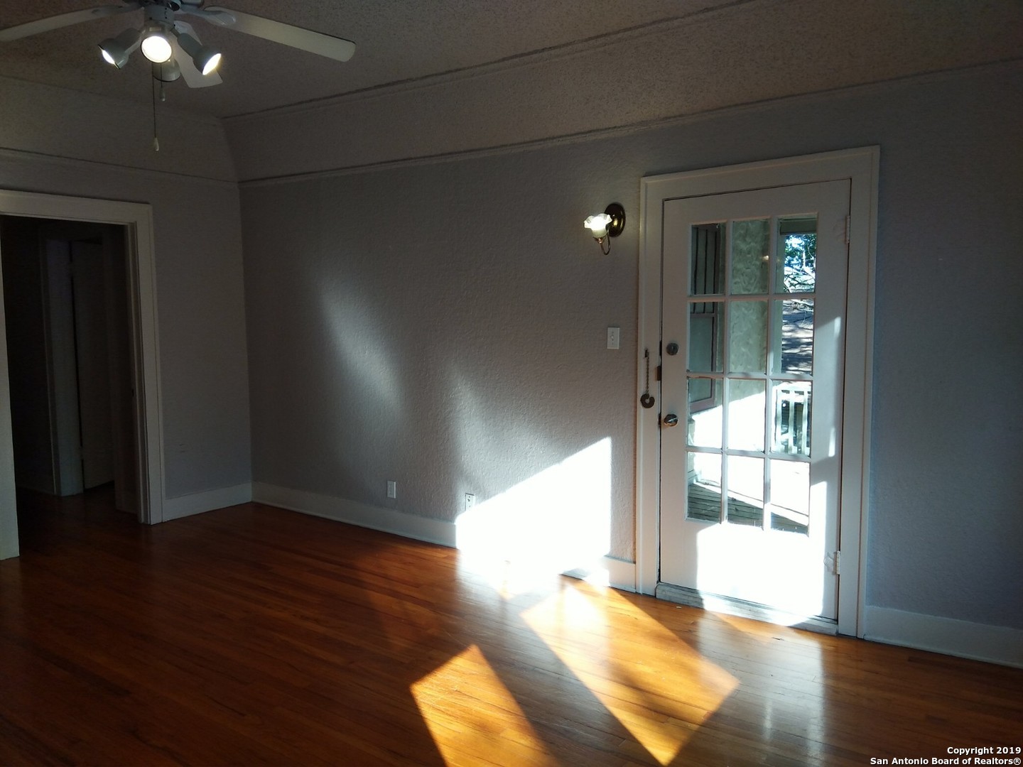 1743 W Summit Avenue San Antonio TX 78201