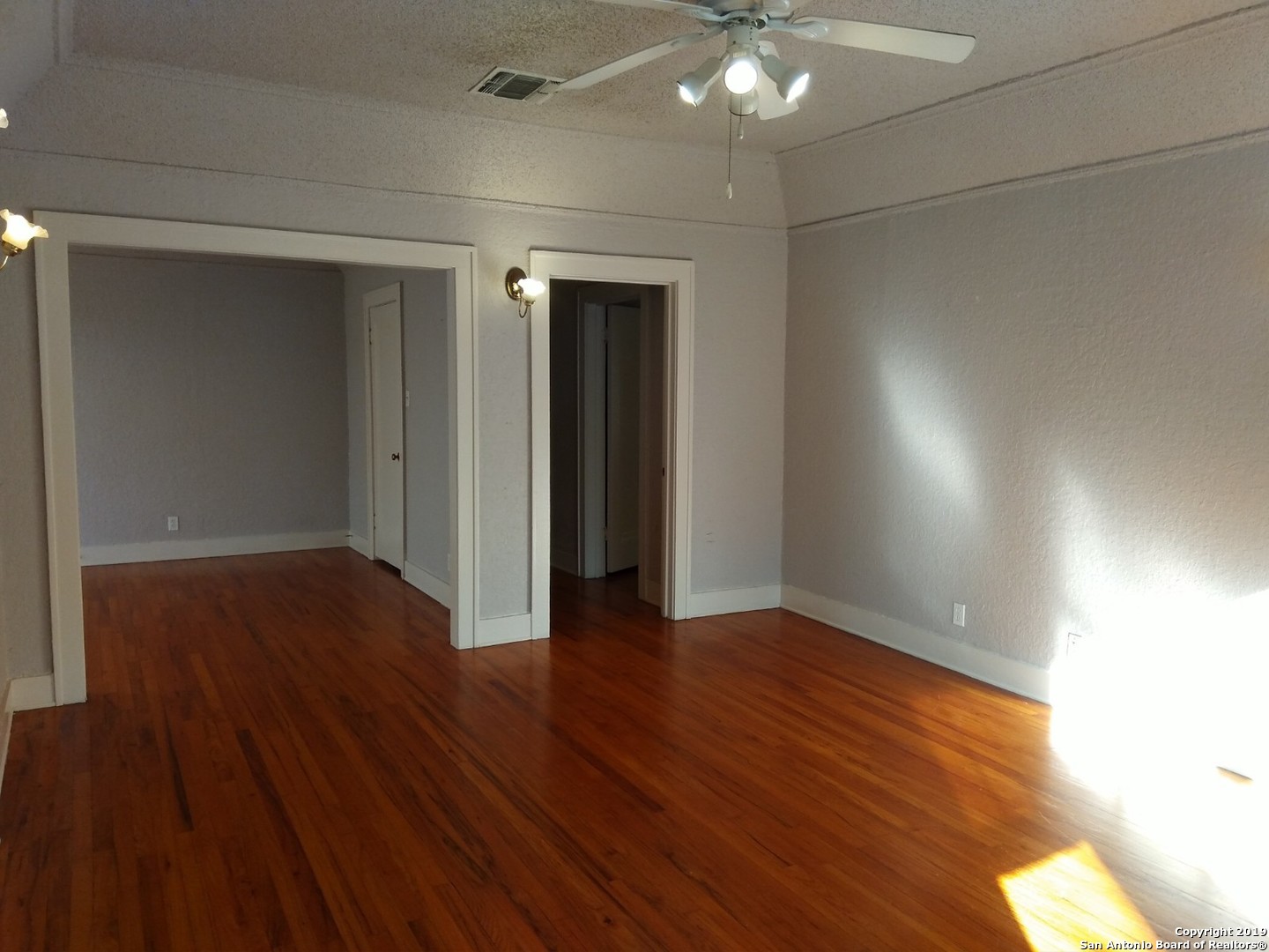 1743 W Summit Avenue San Antonio TX 78201