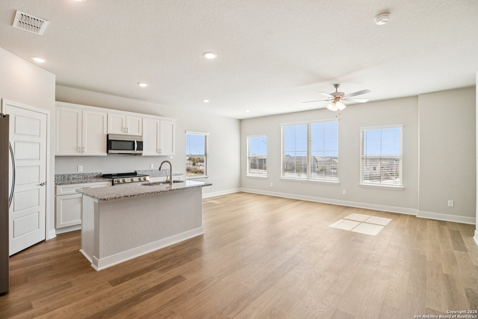7114 Magnolia Creek San Antonio TX 78252