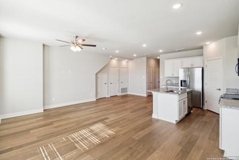 7114 Magnolia Creek San Antonio TX 78252